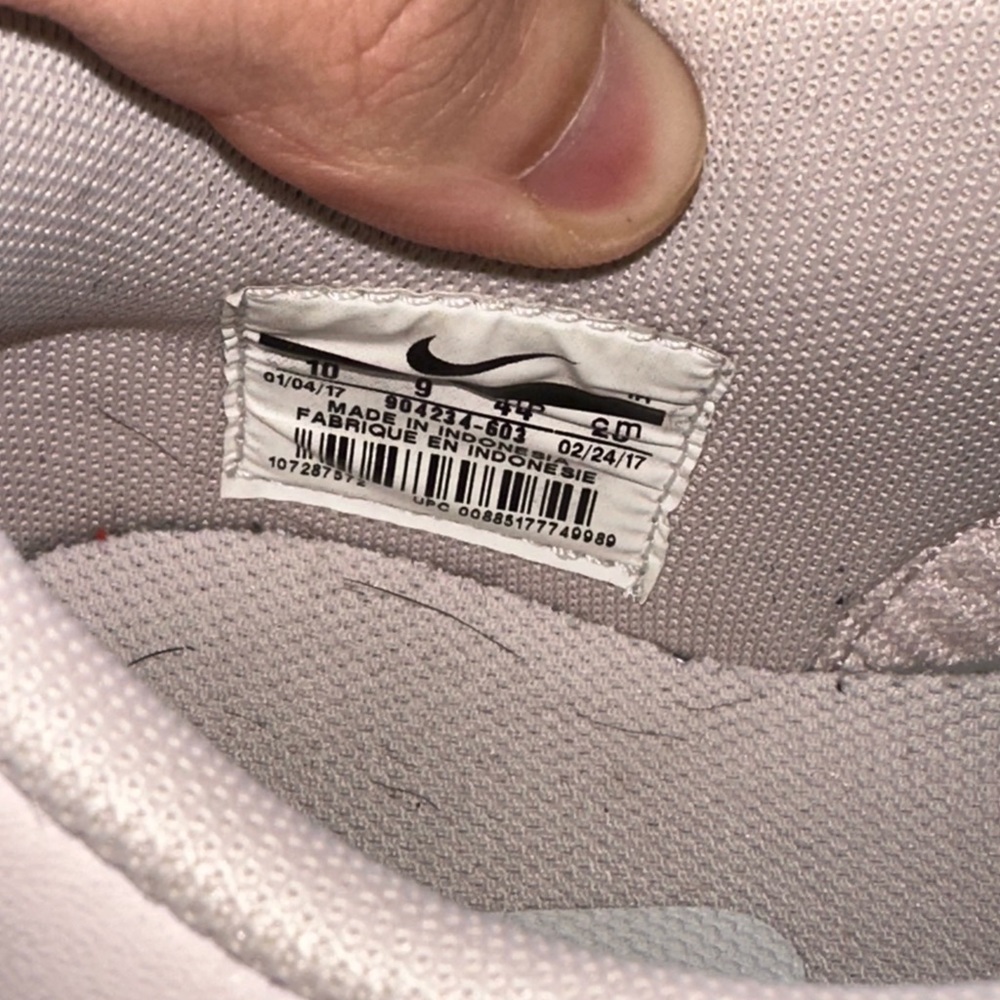 Nike Dunks - Picture 2 of 8
